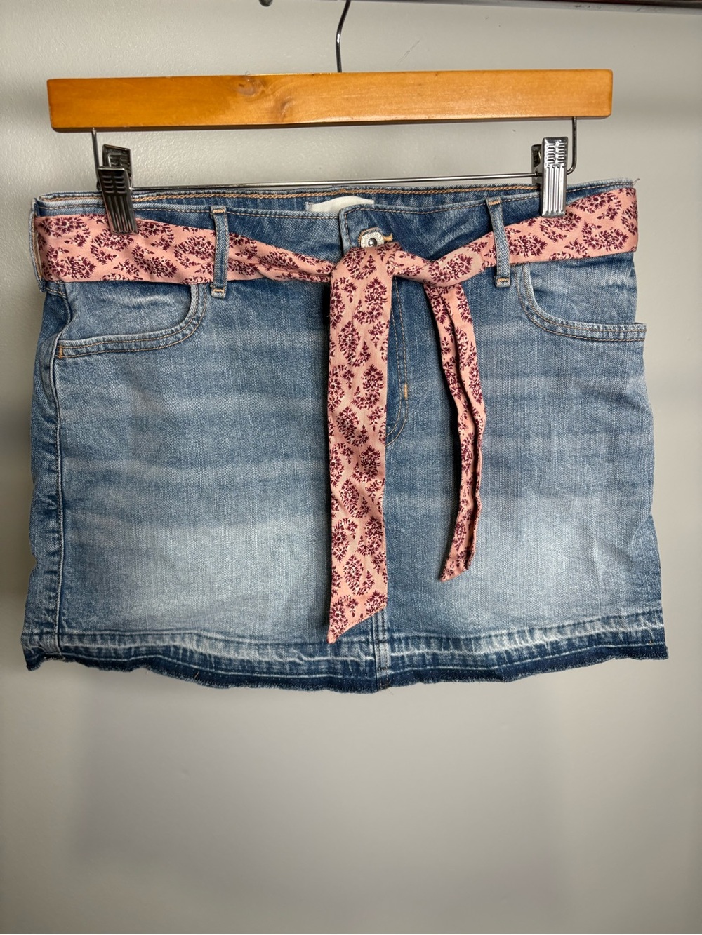 abercrombie kids Light Blue Denim Mini Skirt with Pink Tie